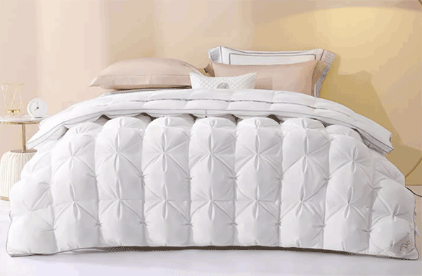 被子什么材质的被子较量好？？那种被芯又轻有保暖？？