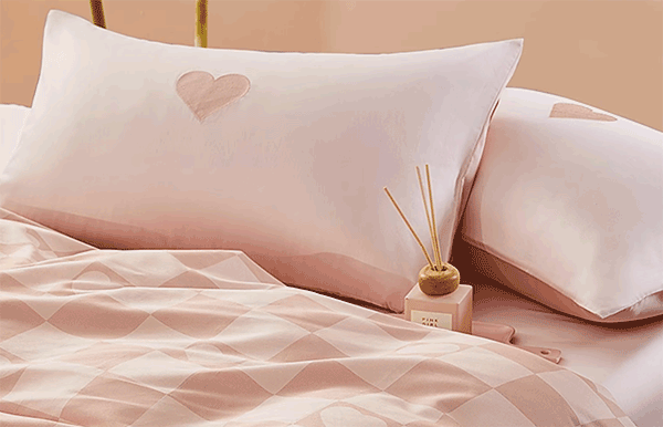 完婚床上用品四件套哪个牌子好推荐？？？？完婚床上用品四件套或许几多钱合适？？？？